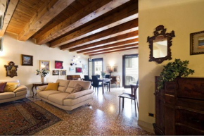 PadovaResidence Apartments - vista Piazza delle Erbe e Palazzo della Ragione Padova